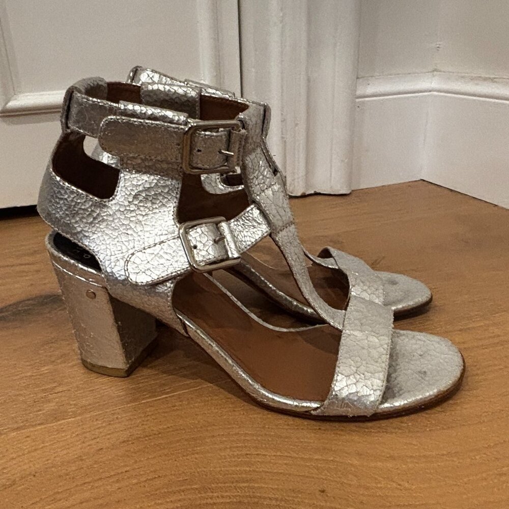 Laurence Decade Silver Open-Toe Leather Sandal Heels Size 39.5